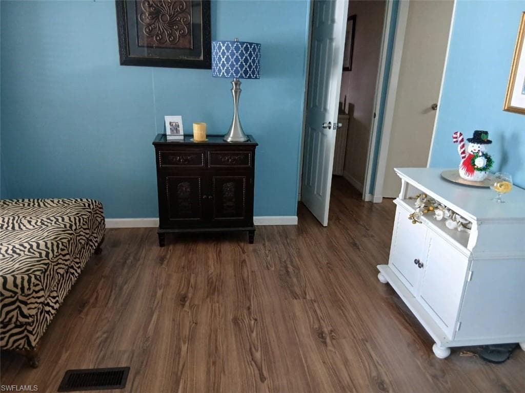 2105 Cypress CT, NAPLES FL 34110-21