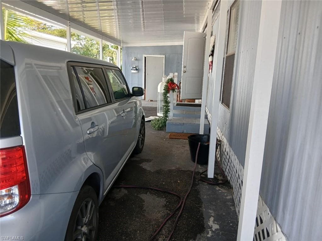 2105 Cypress CT, NAPLES FL 34110-6