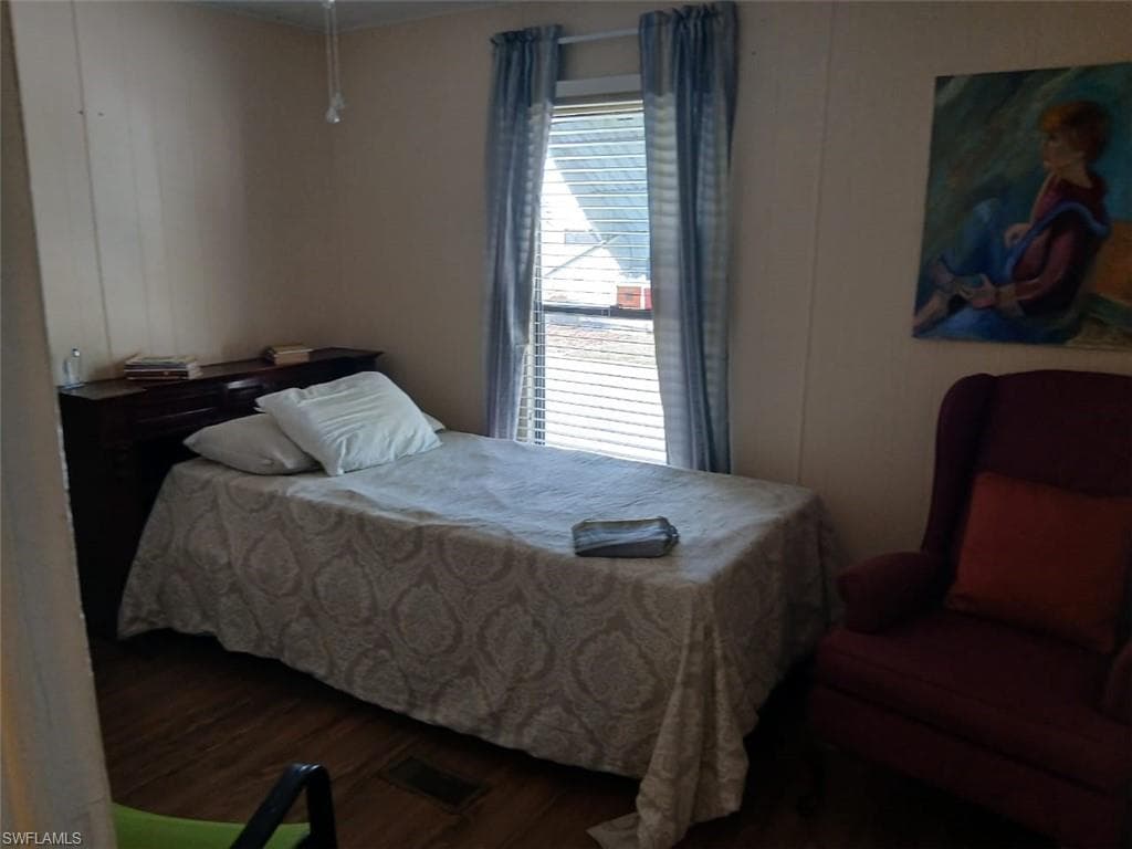 2105 Cypress CT, NAPLES FL 34110-8