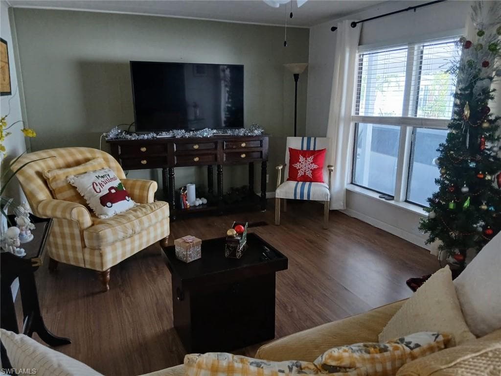 2105 Cypress CT, NAPLES FL 34110-18