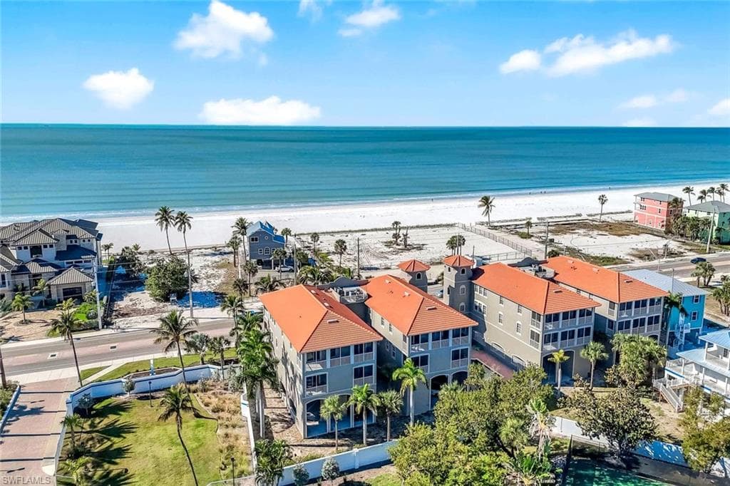 4633 Estero BLVD 201-1