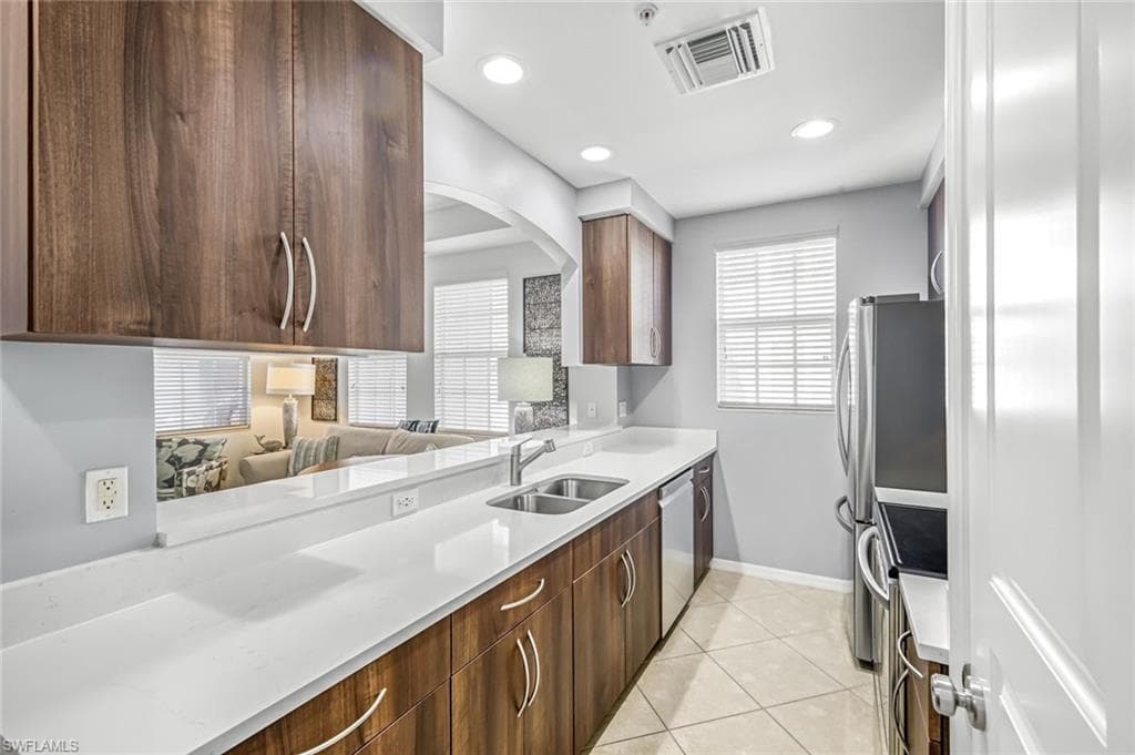 4633 Estero BLVD 201-9