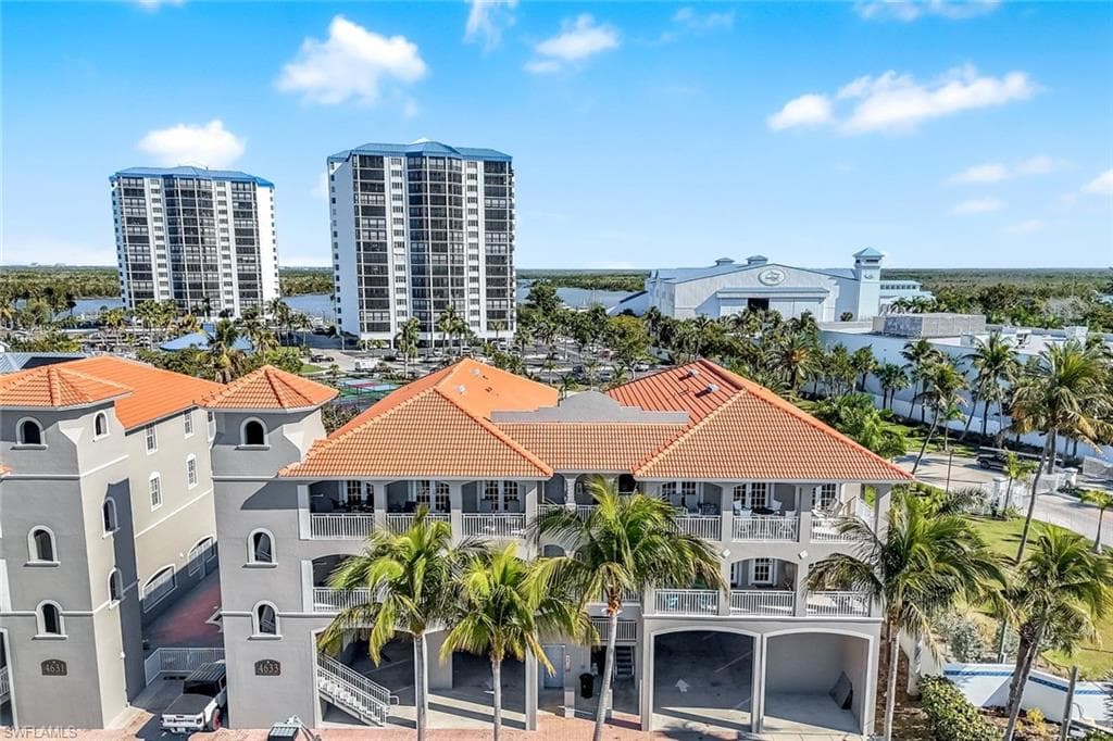 4633 Estero BLVD 201-28