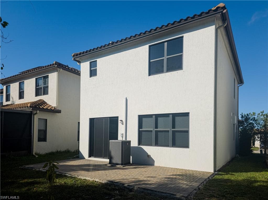 8923 Madrid CIR, NAPLES FL 34104-1