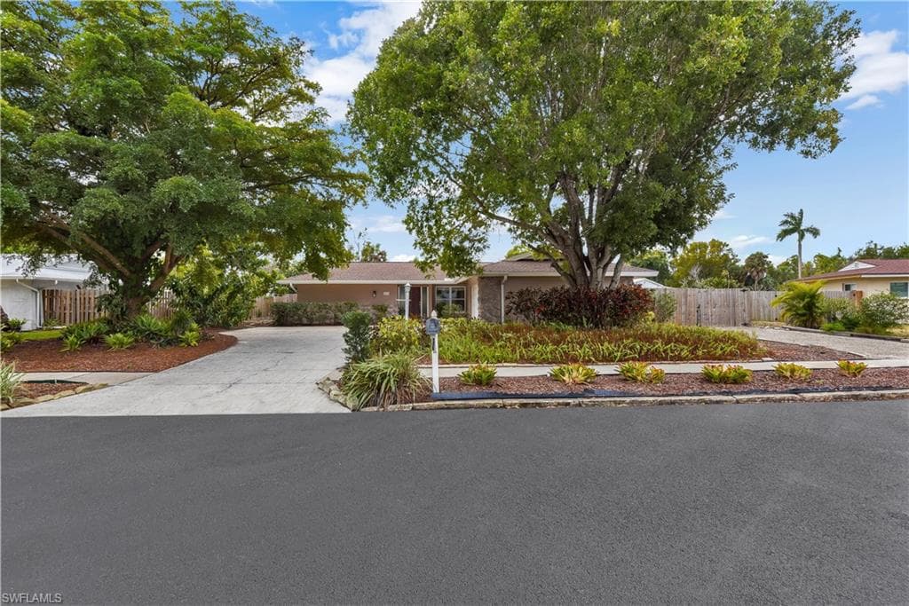 1016 Bayshore AVE, FORT MYERS FL 33919-45