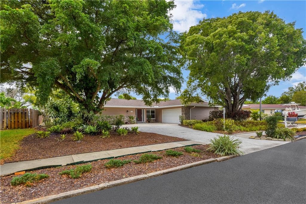 1016 Bayshore AVE, FORT MYERS FL 33919-46
