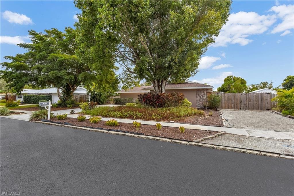 1016 Bayshore AVE, FORT MYERS FL 33919-44