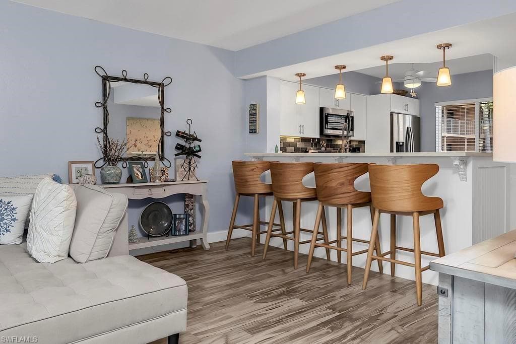 1075 Foxfire LN # 203, NAPLES FL 34104-5