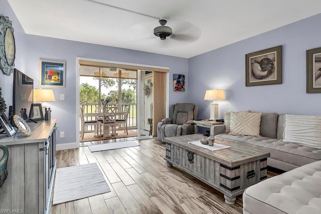 1075 Foxfire LN # 203, NAPLES FL 34104-11