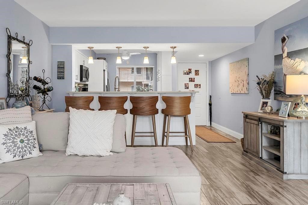 1075 Foxfire LN # 203, NAPLES FL 34104-6