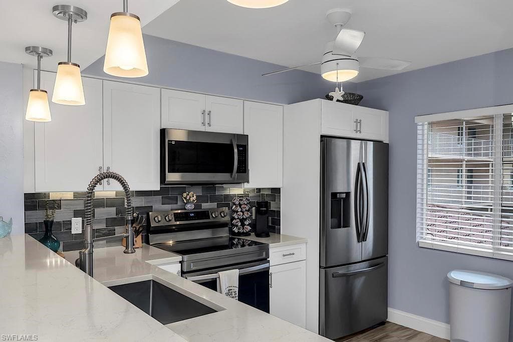 1075 Foxfire LN # 203, NAPLES FL 34104-2