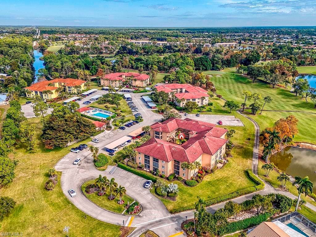 1075 Foxfire LN # 203, NAPLES FL 34104-29