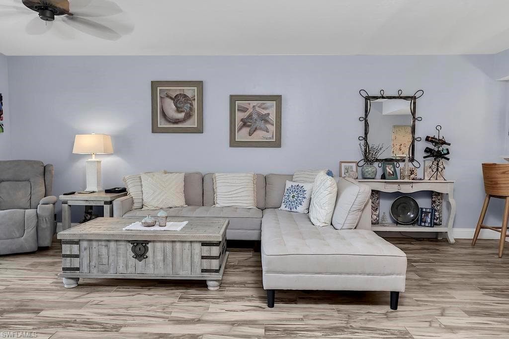 1075 Foxfire LN # 203, NAPLES FL 34104-7