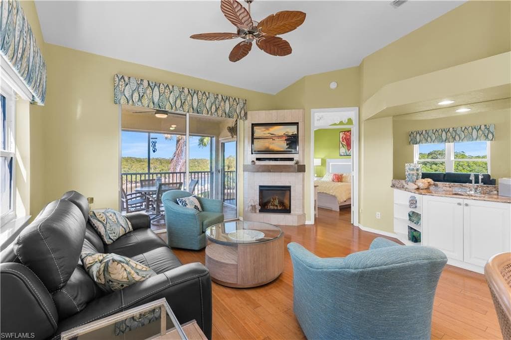 162 Newport DR 1207-12