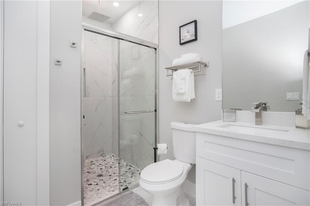 26961 Riverside DR, BONITA SPRINGS FL 34135-9