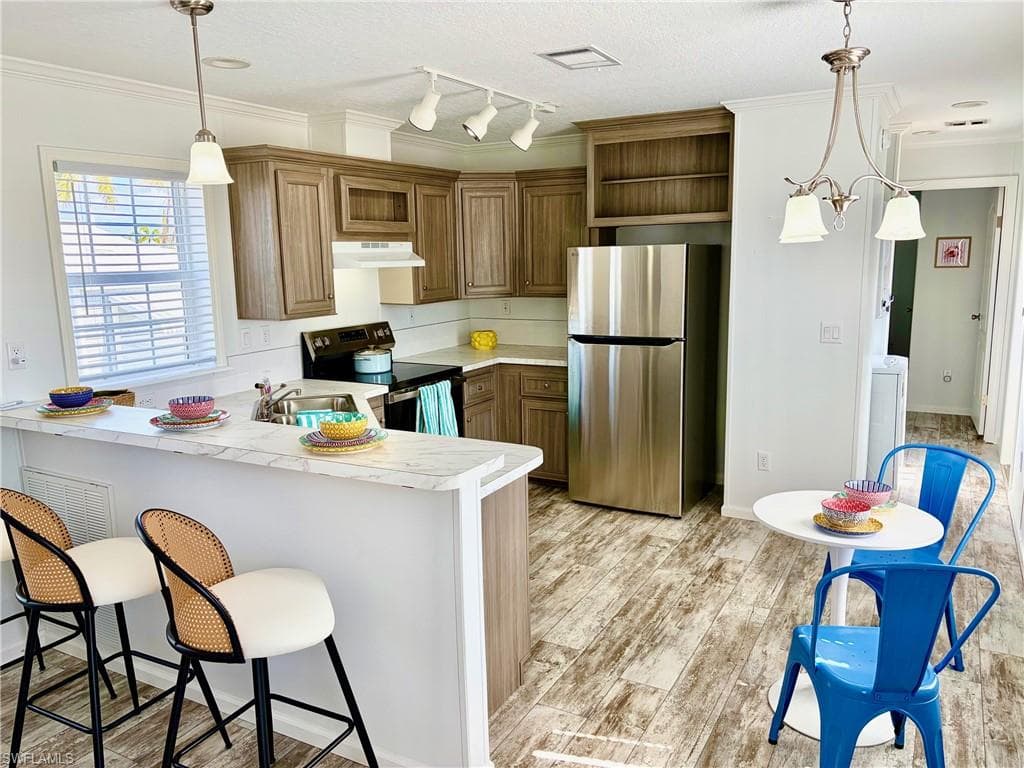 159 Adrienne DR-6