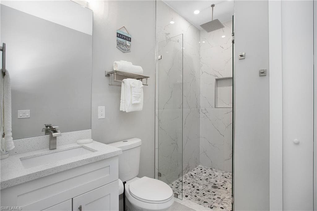 26951 Riverside DR, BONITA SPRINGS FL 34135-17