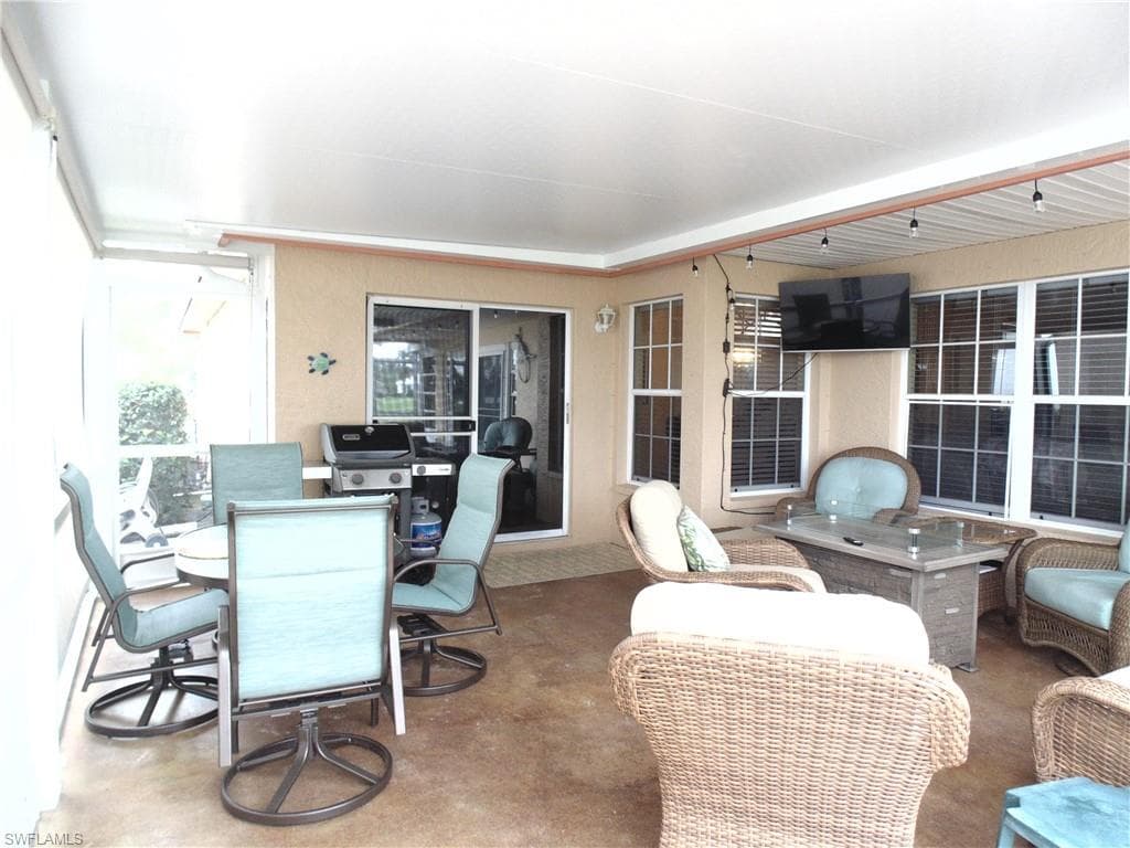 1900 Corona Del Sire DR, NORTH FORT MYERS FL 33917-26