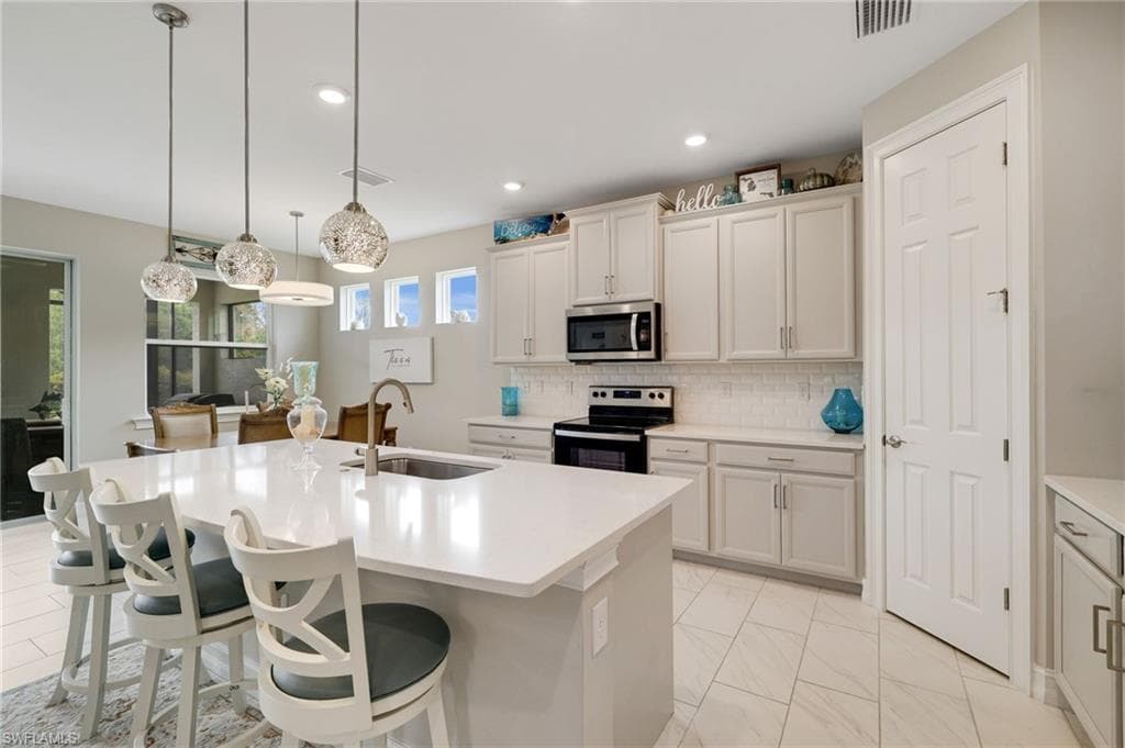 16530 Seagate PL, BONITA SPRINGS FL 34135-9