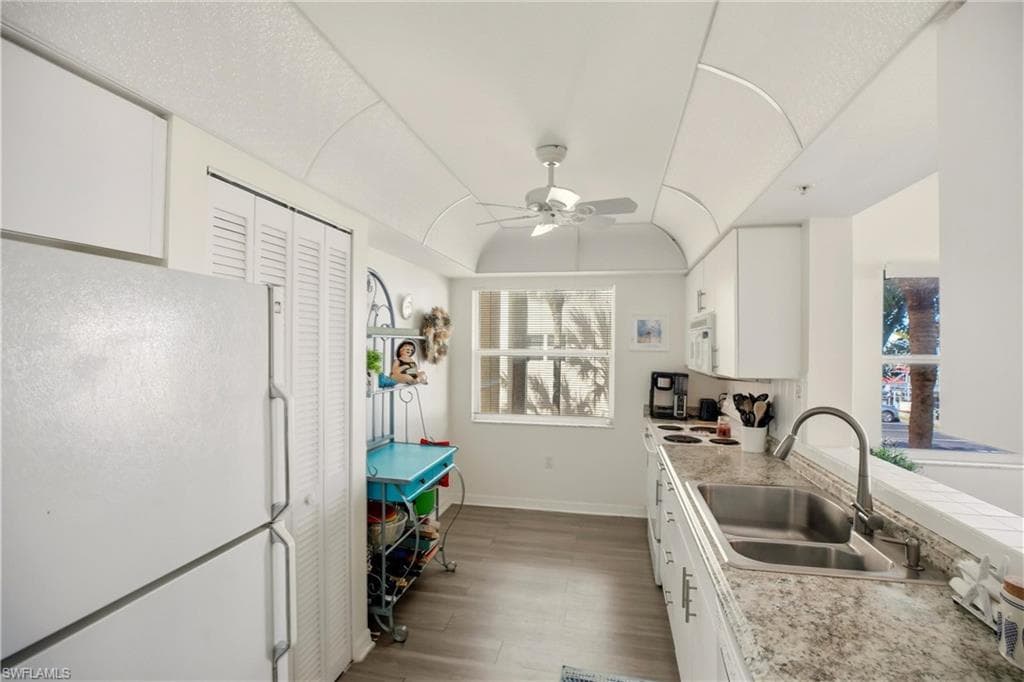 4421 Bay Beach LN # 611, FORT MYERS BEACH FL 33931-8