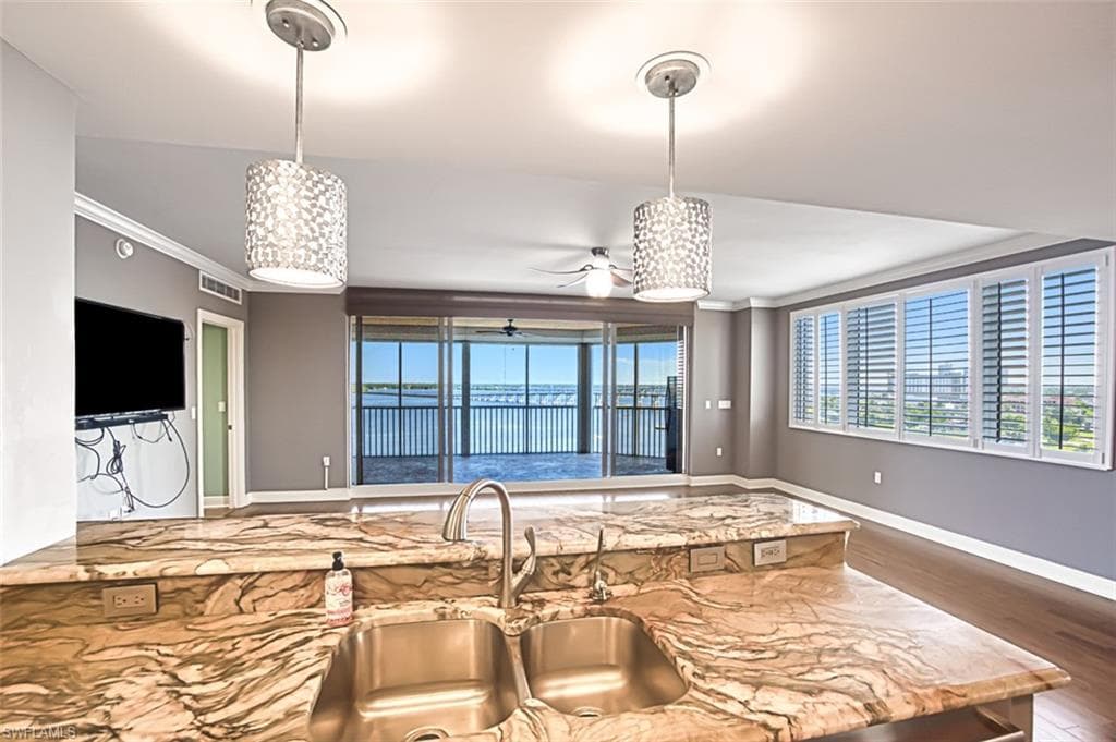 2104 W 1st ST # 1004, FORT MYERS FL 33901-14