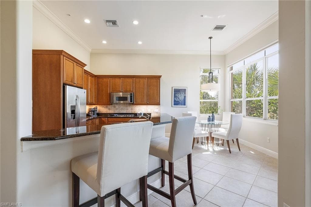 17015 Porta Vecchio WAY # 201, NAPLES FL 34110-9