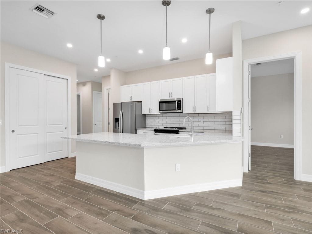 268 Indies DR E # 201, NAPLES FL 34114-1