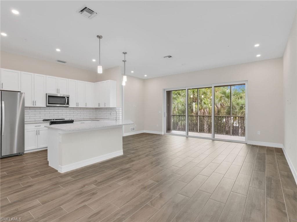 268 Indies DR E # 201, NAPLES FL 34114-5