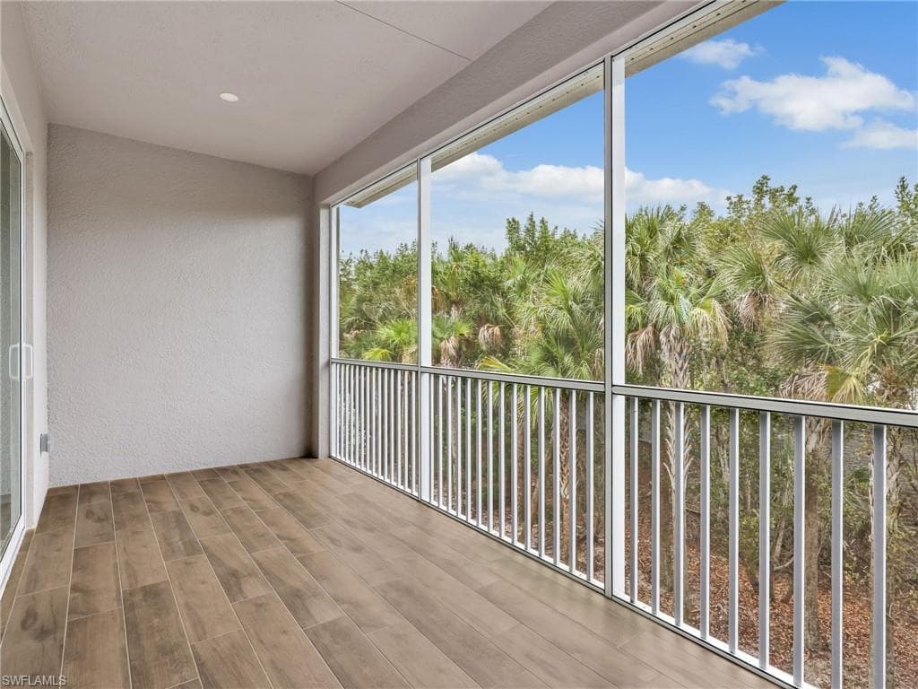 268 Indies DR E # 201, NAPLES FL 34114-19