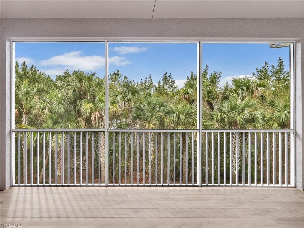 268 Indies DR E # 201, NAPLES FL 34114-17