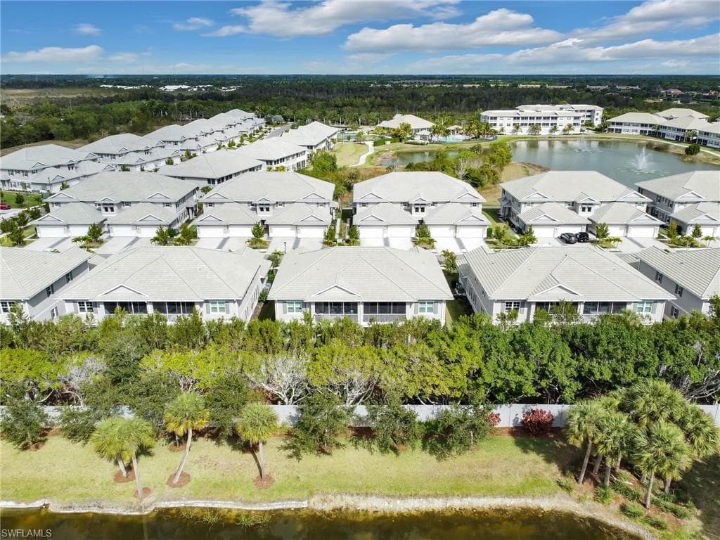 268 Indies DR E # 201, NAPLES FL 34114-39