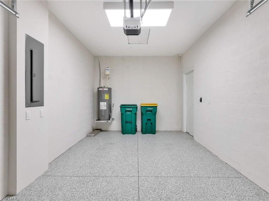 268 Indies DR E # 201, NAPLES FL 34114-20