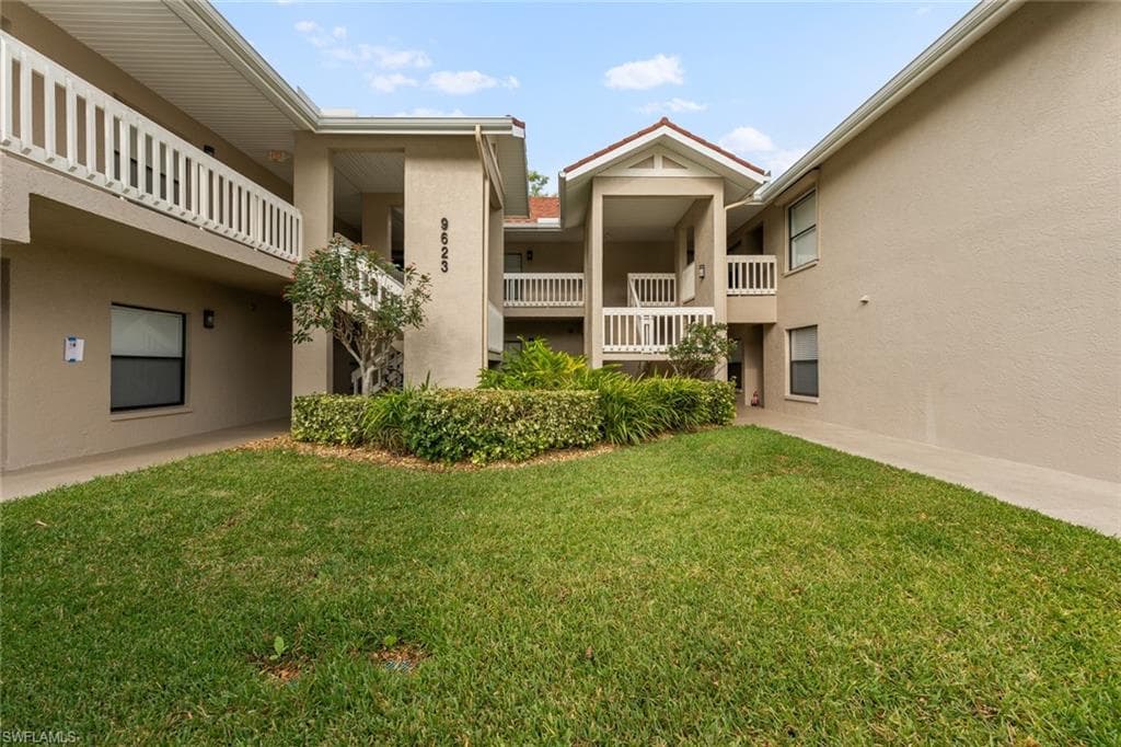 9623 Eaton Gardens LN # 105, FORT MYERS FL 33919-27