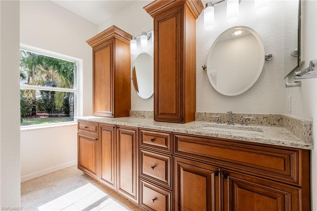 9733 Mendocino DR, FORT MYERS FL 33919-15