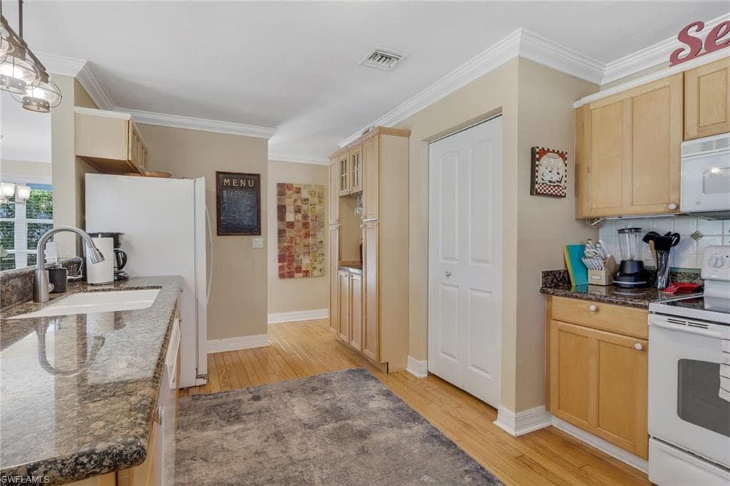 1292 Grand Canal DR-6