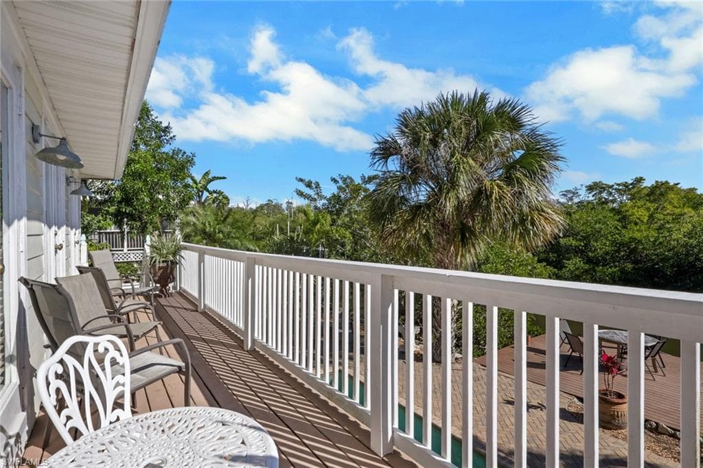 1292 Grand Canal DR-27