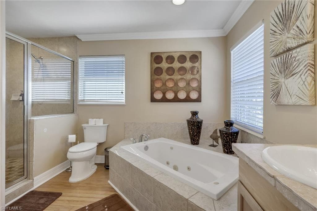 1292 Grand Canal DR-19
