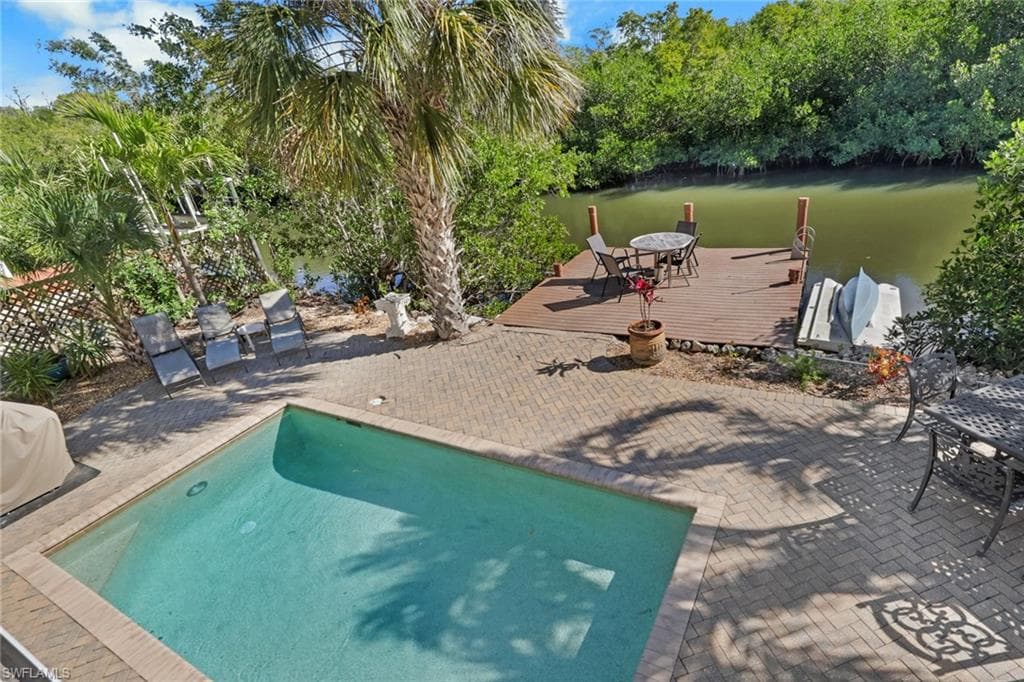 1292 Grand Canal DR-29