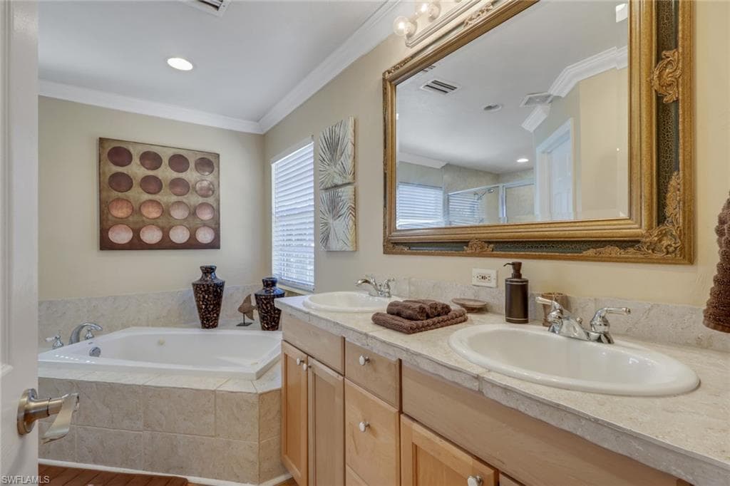 1292 Grand Canal DR-18
