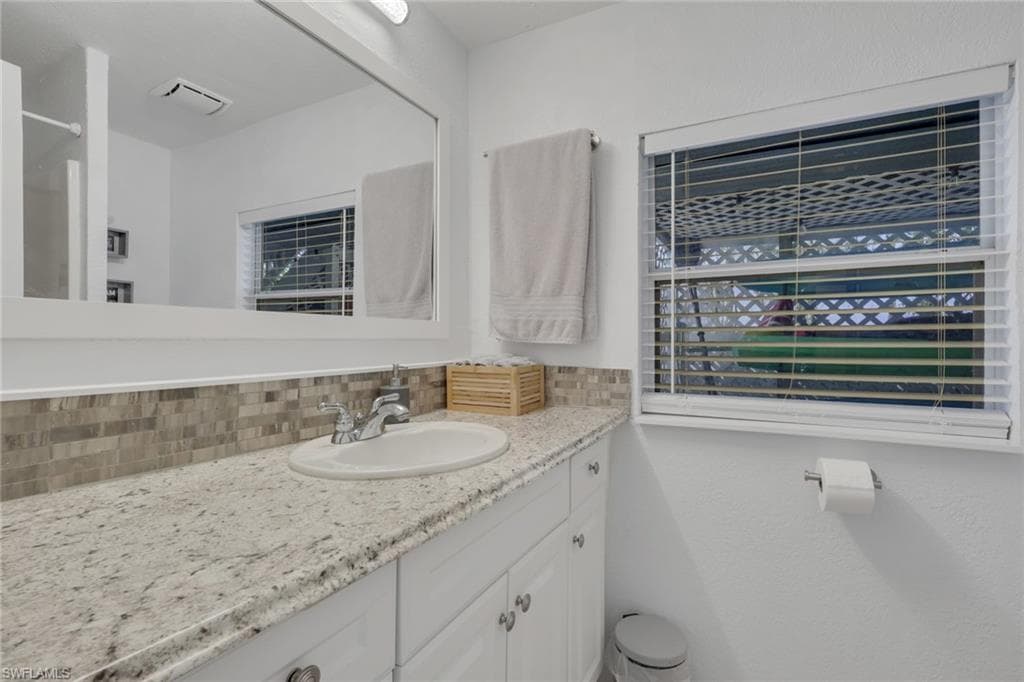 1292 Grand Canal DR-24