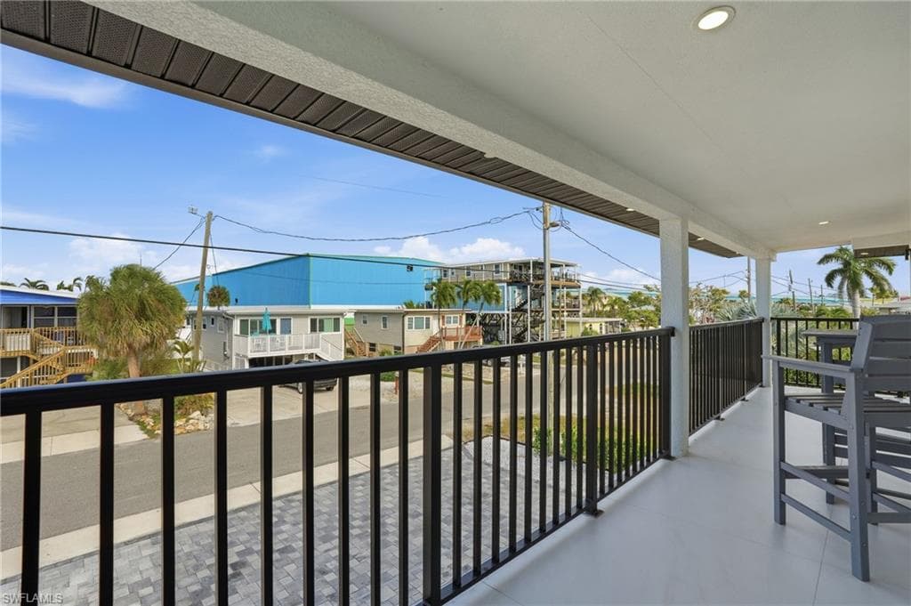910 3rd ST, FORT MYERS BEACH FL 33931-35