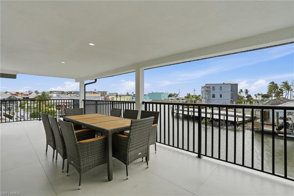 910 3rd ST, FORT MYERS BEACH FL 33931-32