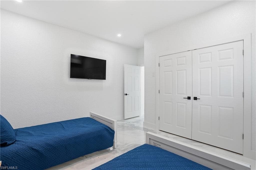 910 3rd ST, FORT MYERS BEACH FL 33931-28