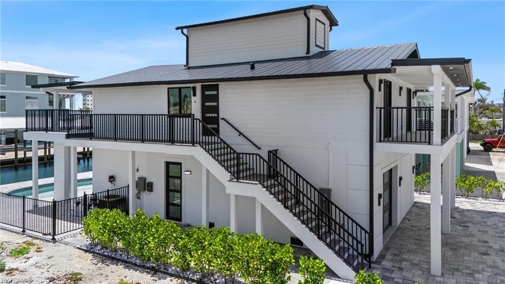 910 3rd ST, FORT MYERS BEACH FL 33931-3