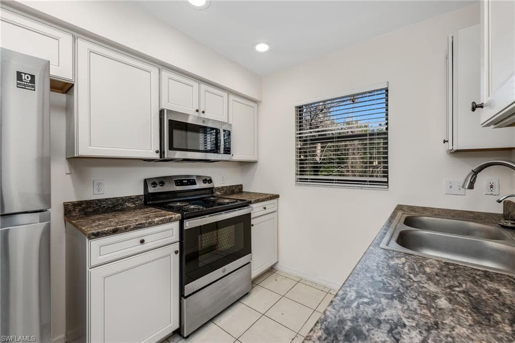 5191 Mahogany Ridge DR, NAPLES FL 34119-16