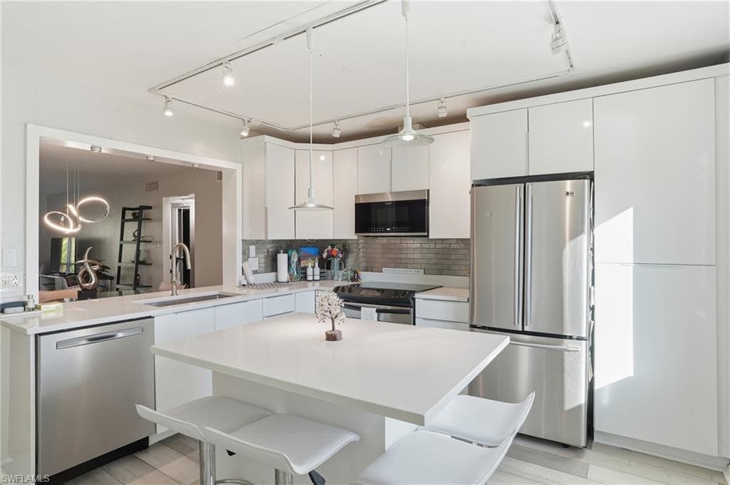 2828 Jackson ST # H6, FORT MYERS FL 33901-2