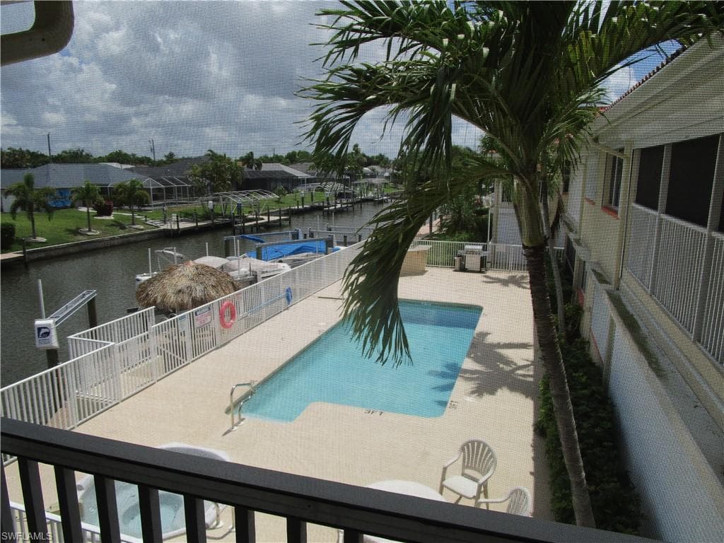 925 SW 47th TER 201-27
