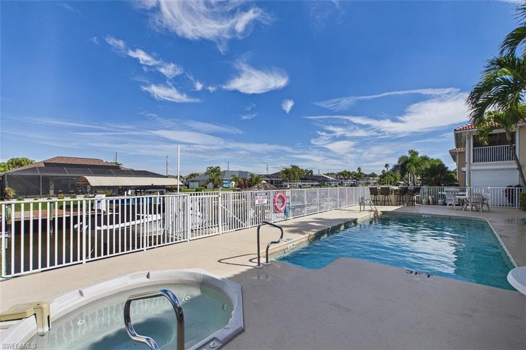 925 SW 47th TER 201-28