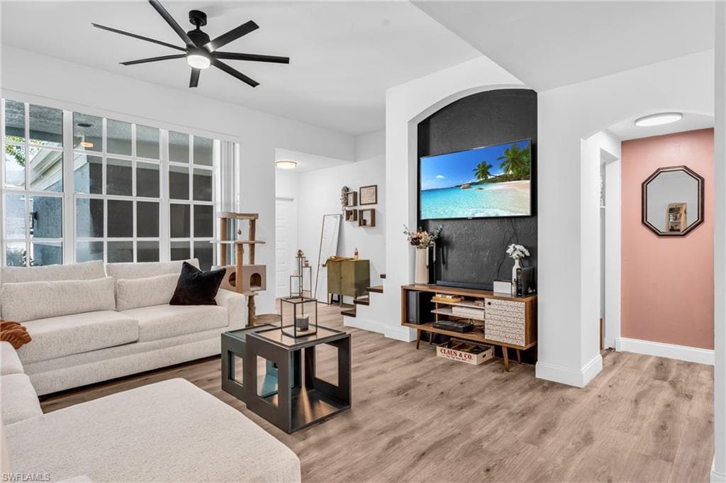 3825 Schoolhouse RD E # 5, FORT MYERS FL 33916-5