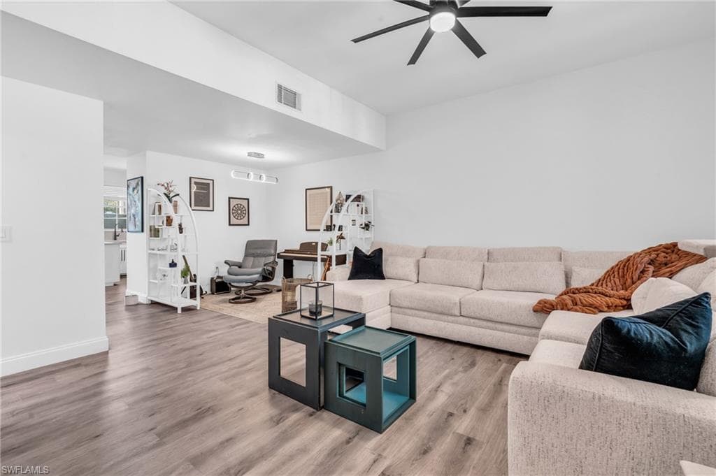 3825 Schoolhouse RD E # 5, FORT MYERS FL 33916-6